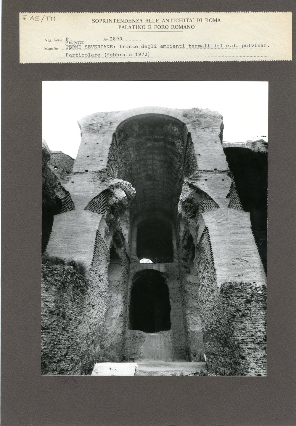 Terme di Massenzio 007.jpg