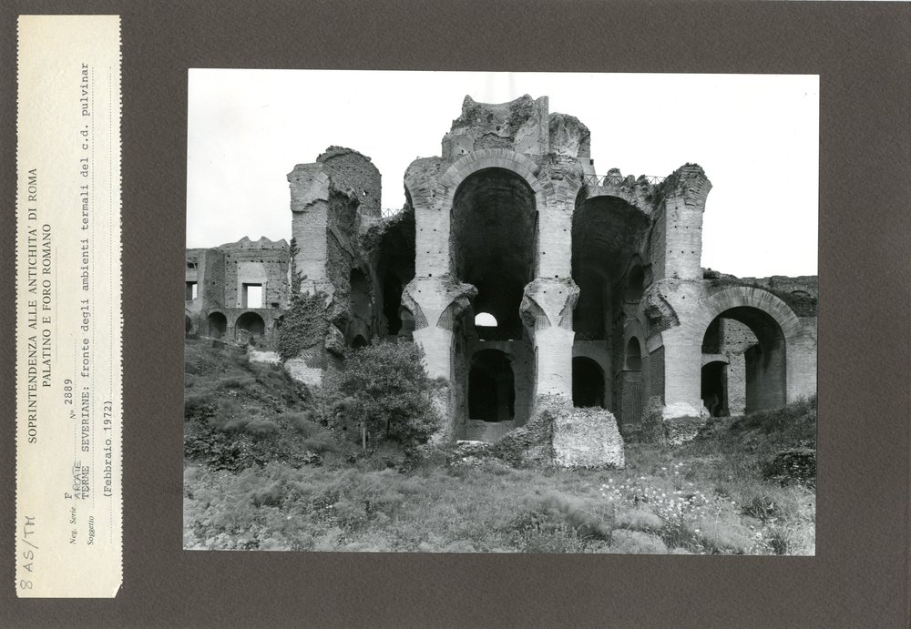 Terme di Massenzio 008.jpg
