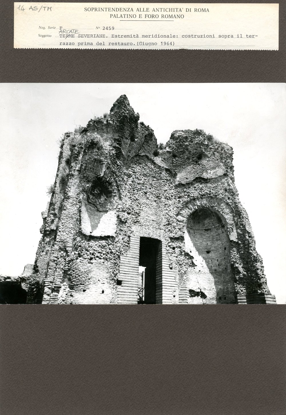 Terme di Massenzio 014.jpg