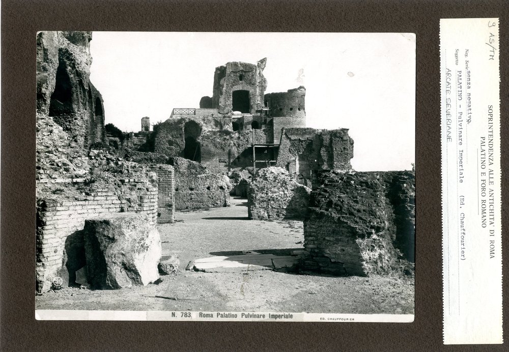 Terme di Massenzio 009.jpg