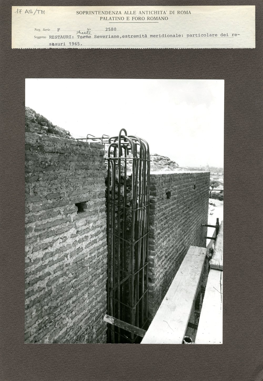 Terme di Massenzio 017.jpg