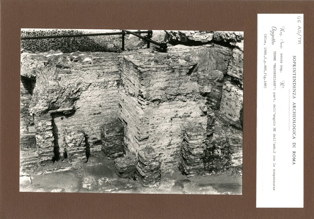Terme di Massenzio 046.jpg
