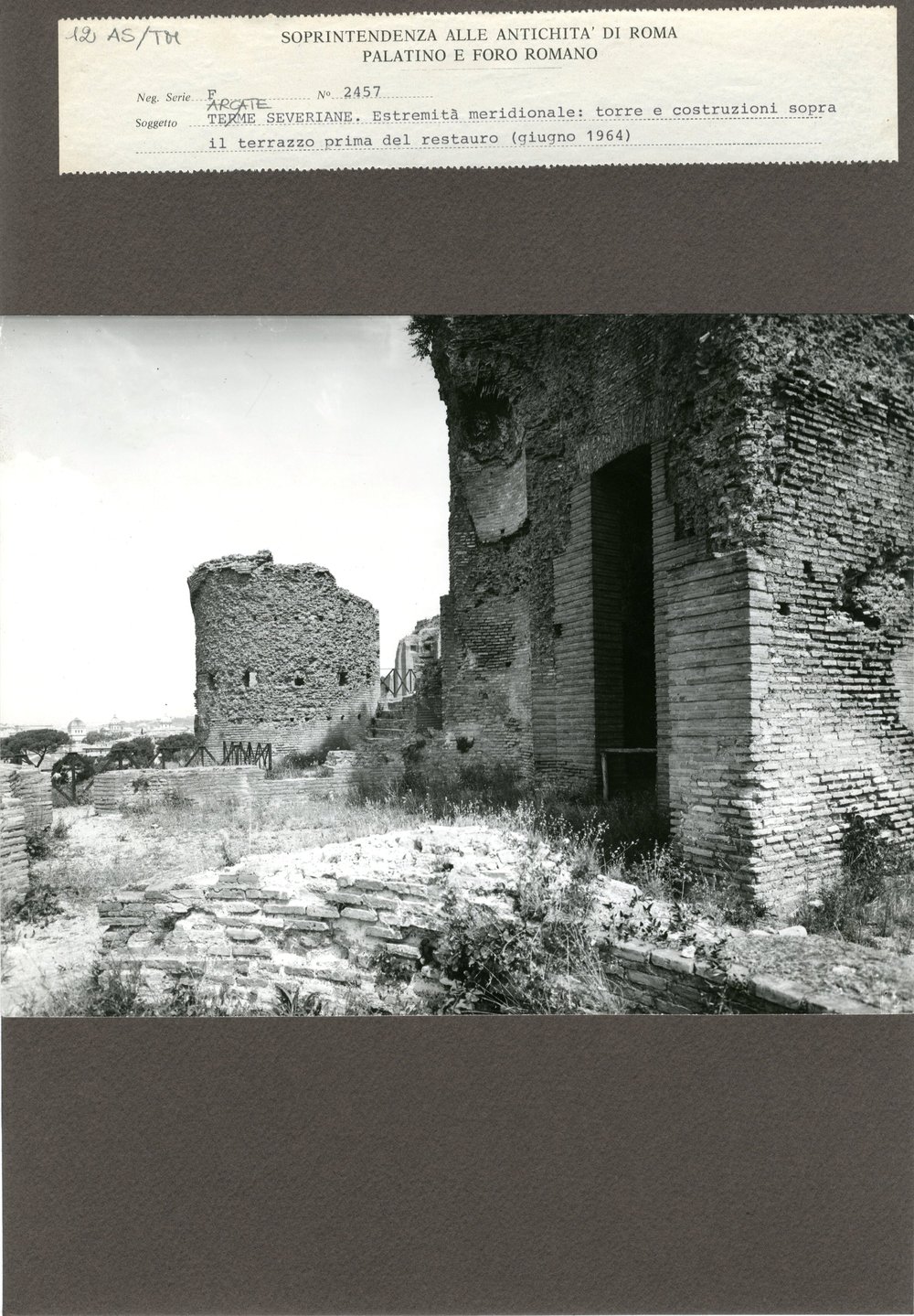 Terme di Massenzio 012.jpg