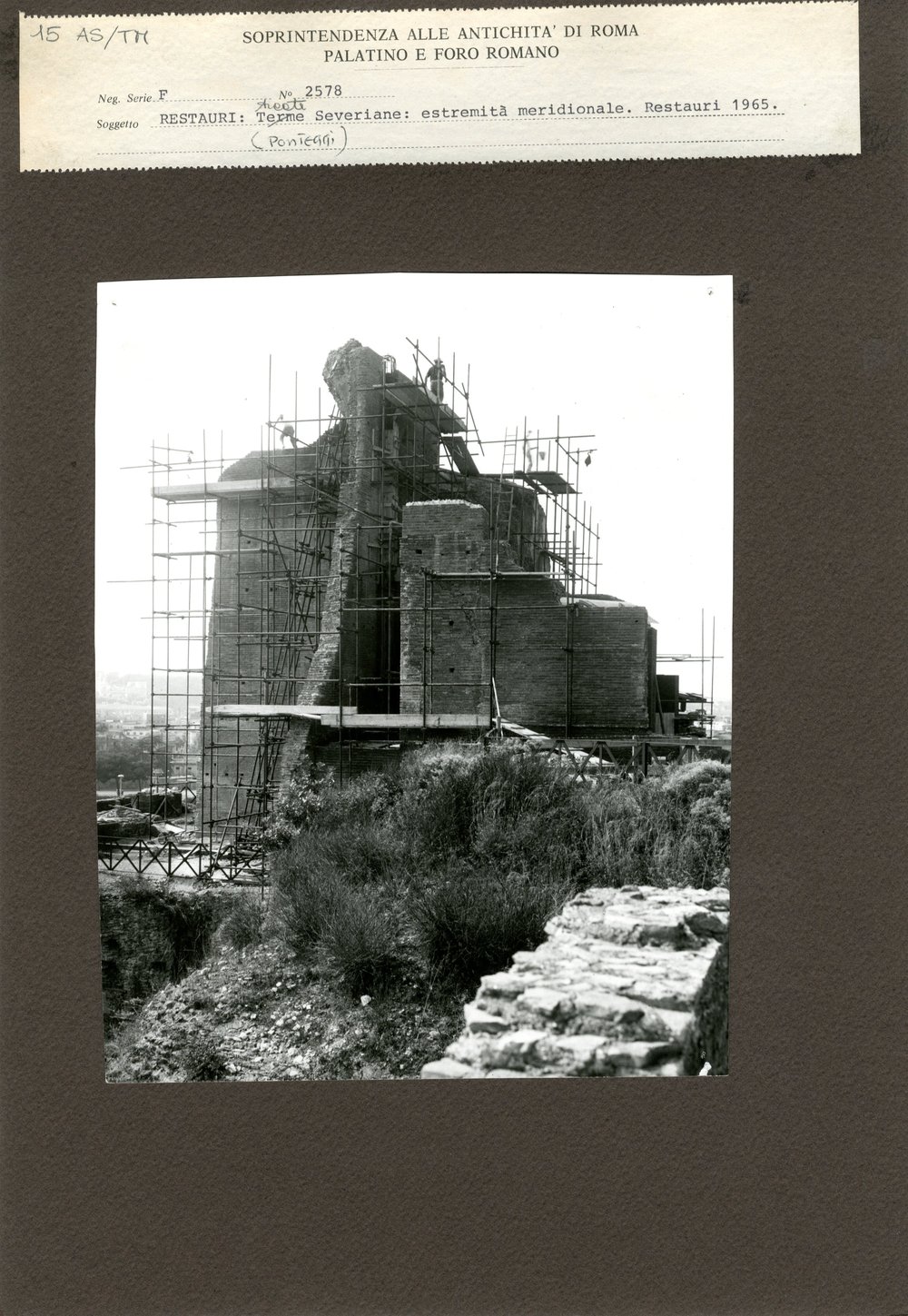 Terme di Massenzio 015.jpg