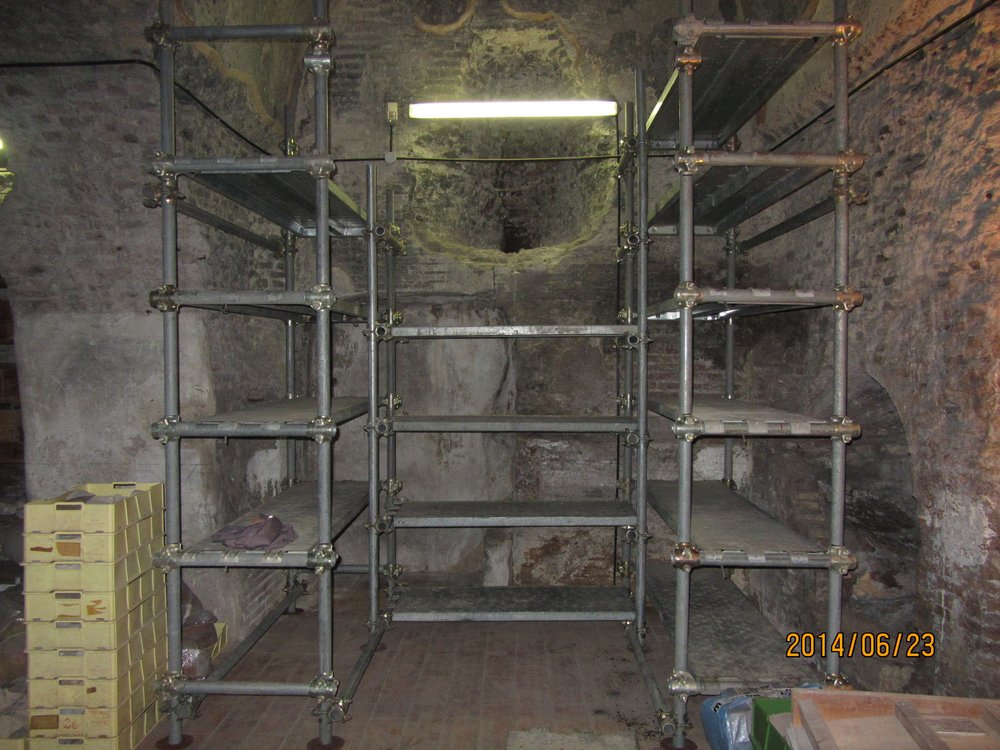 nuove scaffalature lato B Amb. 3.JPG