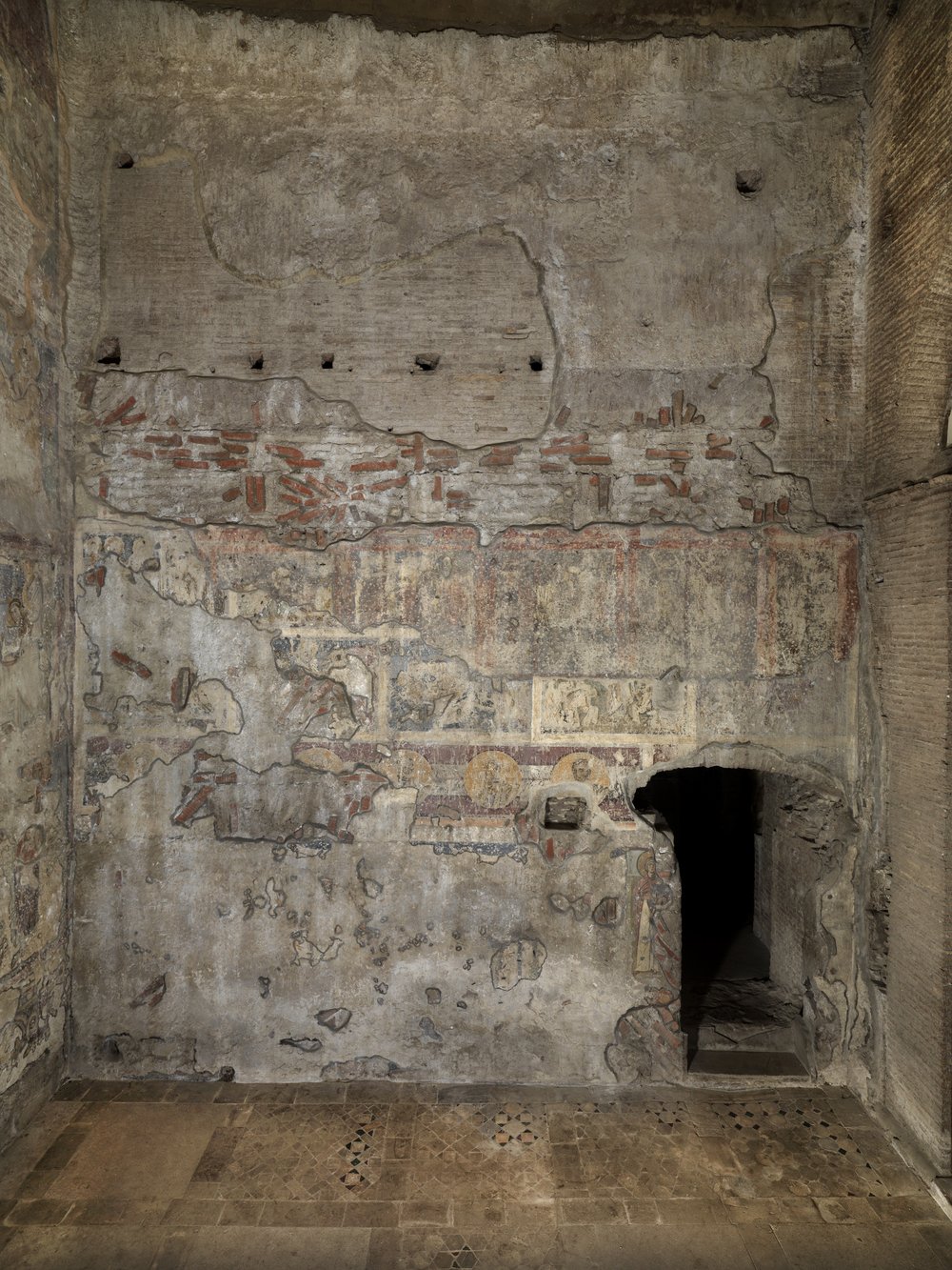 23. Presbiterio a dx.jpg
