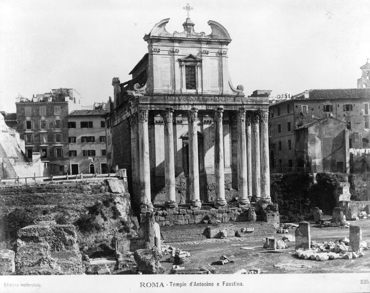 019963 - monumento - Tempio di Antonino e Faustina, veduta frontale (con quote s.l.m.), prima degli scavi della Basilica Emilia, dopo l'abbattimento del muro sottostante l'ex Gabinetto Fotografico; neg. serie 9x12, n. 650