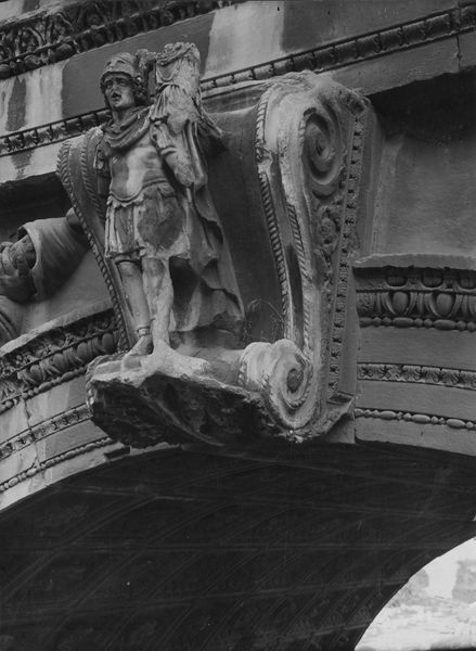 020150 - monumento - Arco di Settimio Severo, fronte ovest, fornice centrale, chiave d'arco sopra al fornice; neg. serie F, n. 382