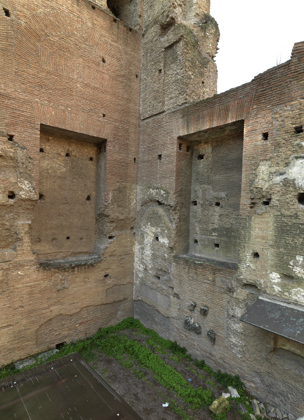 01. lato ingresso.jpg