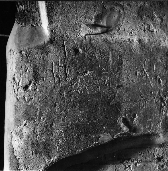 007662 - monumento - Palatino, Domus Tiberiana, ambienti sul Clivus Victoriae, piano terra, graffiti all'ingresso del vano destro (n.4); neg. serie 6x6, n. 1029