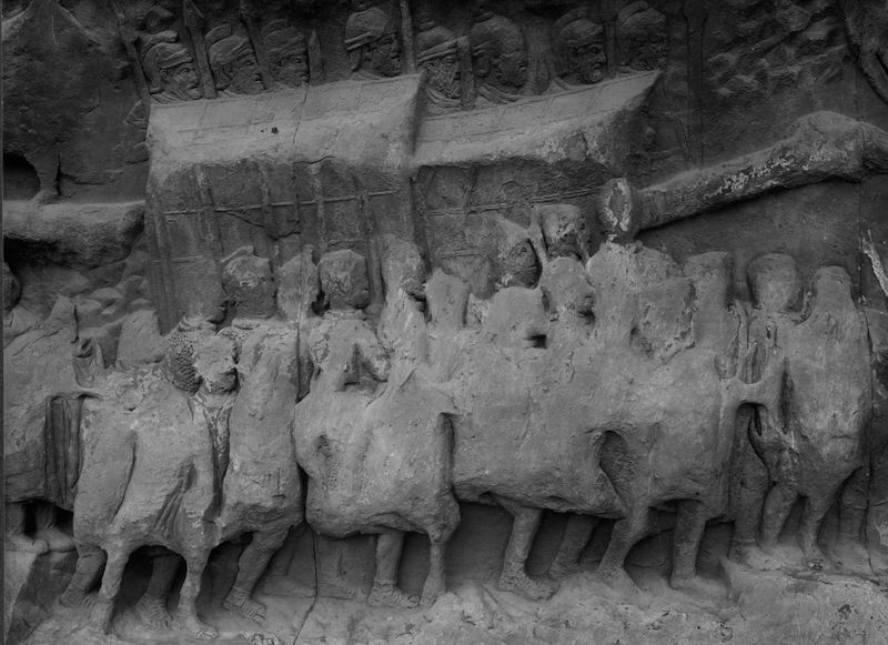020203 - monumento - Arco di Settimio Severo, fronte est, il pannello storico destro; foto Accademia Americana, E. 3, ripr. film 2930