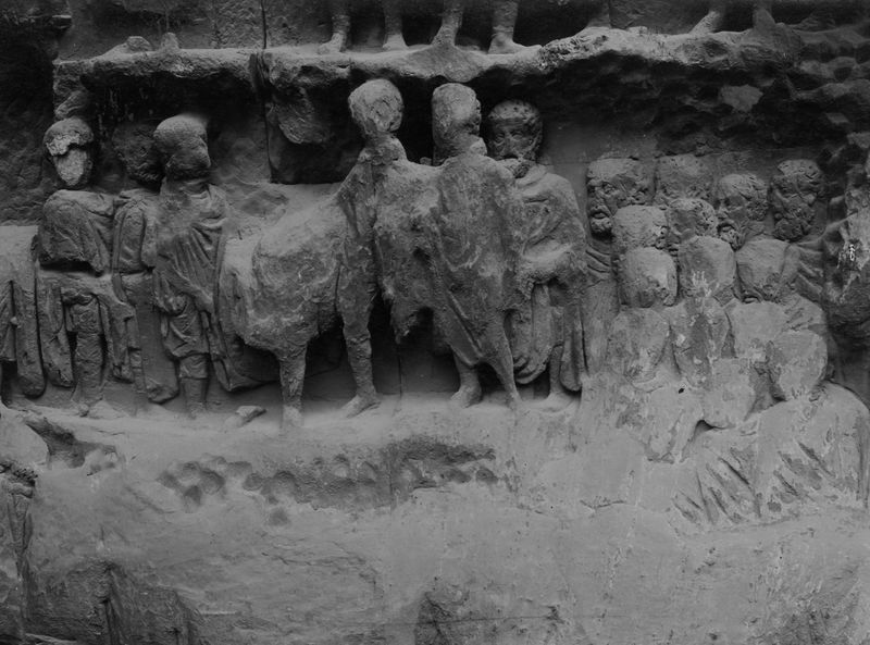 020212 - monumento - Arco di Settimio Severo, fronte est, il pannello storico destro; foto Accademia Americana, E. 25, ripr. film 2930