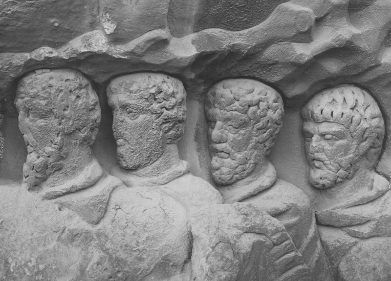 020213 - monumento - Arco di Settimio Severo, fronte est, il pannello storico destro; foto Accademia Americana, E. 26, ripr. film 2930