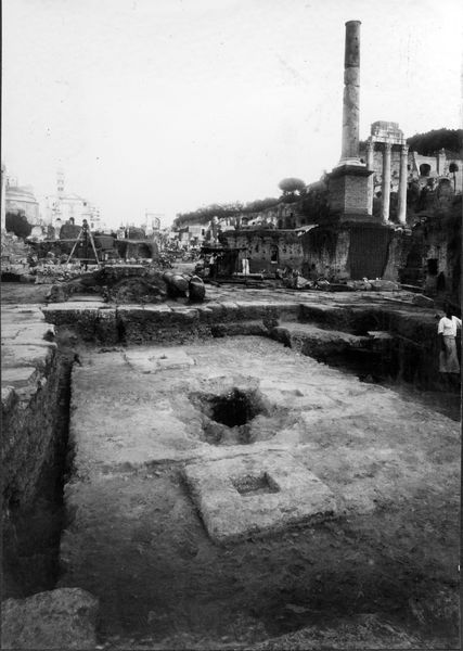 013751 - monumento - Foro Romano, Equus Domitiani, la platea di fondazione; neg. serie F, n. 283