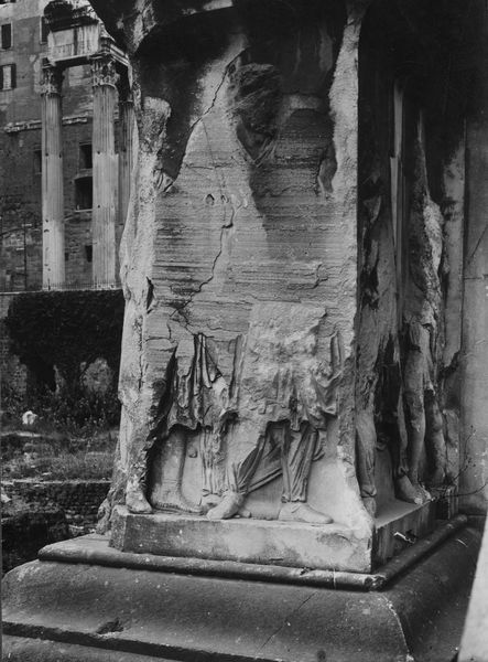 020163 - monumento - Arco di Settimio Severo, fronte est, primo pilastro da sinistra; foto Accademia Americana, n. C 50