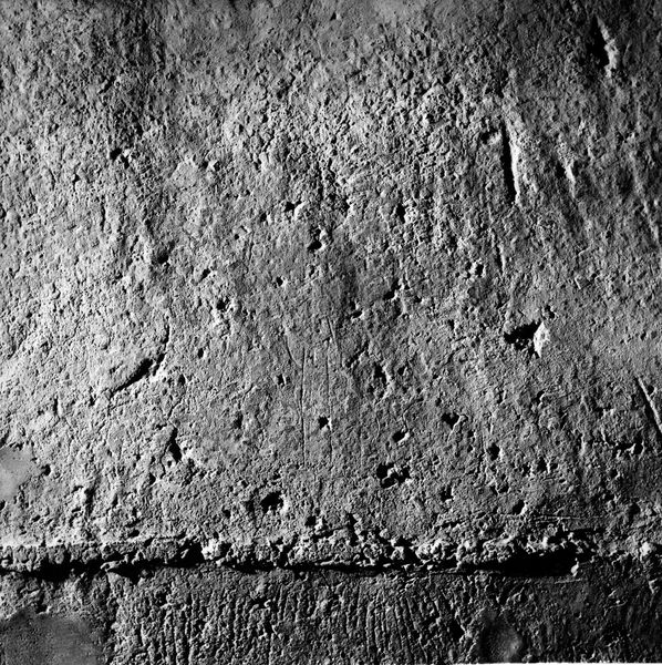 007670 - monumento - Palatino, Domus Tiberiana, ambienti sul Clivus Victoriae, piano terra, graffiti all'ingresso del vano destro (n.4); neg. serie 6x6, n. 1027
