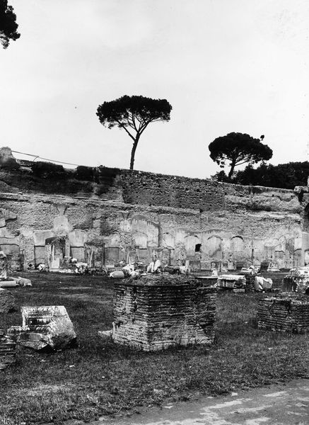 006404 - monumento - Stadio di Domiziano, lato occidentale, prima dei lavori di restauro. Neg. serie E  nÂ°2112