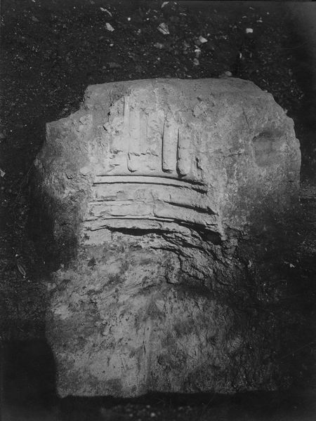 003464 - reperto - Palatino, Domus Augustana, peristilio superiore, impronta di base di colonna (gennaio 1929); neg. serie E, n. 804