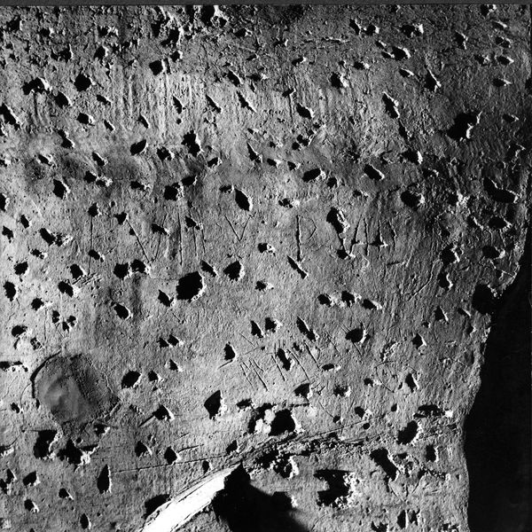 007674 - monumento - Palatino, Domus Tiberiana, ambienti sul Clivus Victoriae, ambiente n.5, graffiti sulla parete in basso a sinistra; neg. serie 6x6, n. 1053