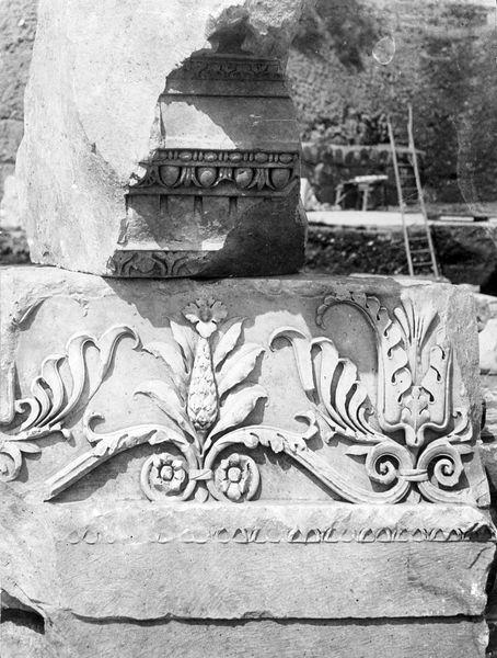011276 - reperto - Basilica Emilia,architrave e fregio. Neg. Serie F Nr. 211 [Reg. agosto 1958]
