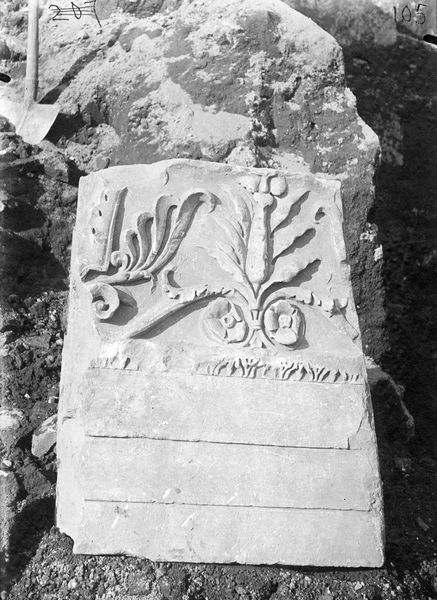 011280 - reperto - Basilica Emilia, architrave e fregio; Neg. Serie F Nr. 105 [Reg. agosto 1958]