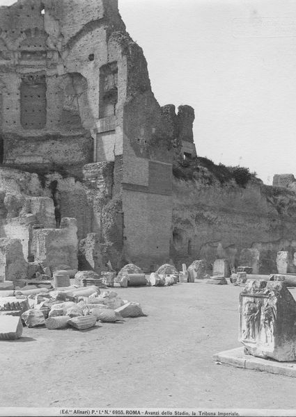 006303 - monumento - Stadio di Domiziano, lato orientale con il Palco imperiale: veduta generale della parete meridionale dell'esedra. Neg. serie Alinari