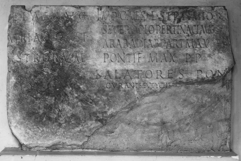 019020 - restauro - Foro Romano, la Casa delle Vestali, protezione antiaerea (foto Reale); senza negativo
