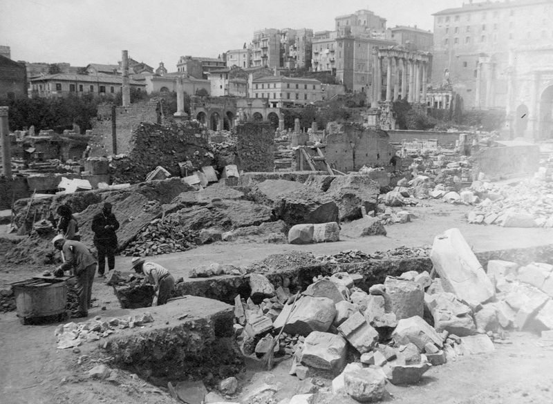 011485 - scavo archeologico - Basilica Emilia, scavi 1911: fronte verso il Foro Romano. Neg serie 9x12 nÂ° 63