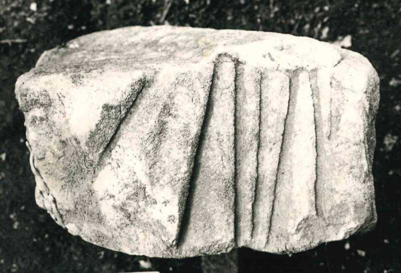 Frammento di scultura panneggiata.