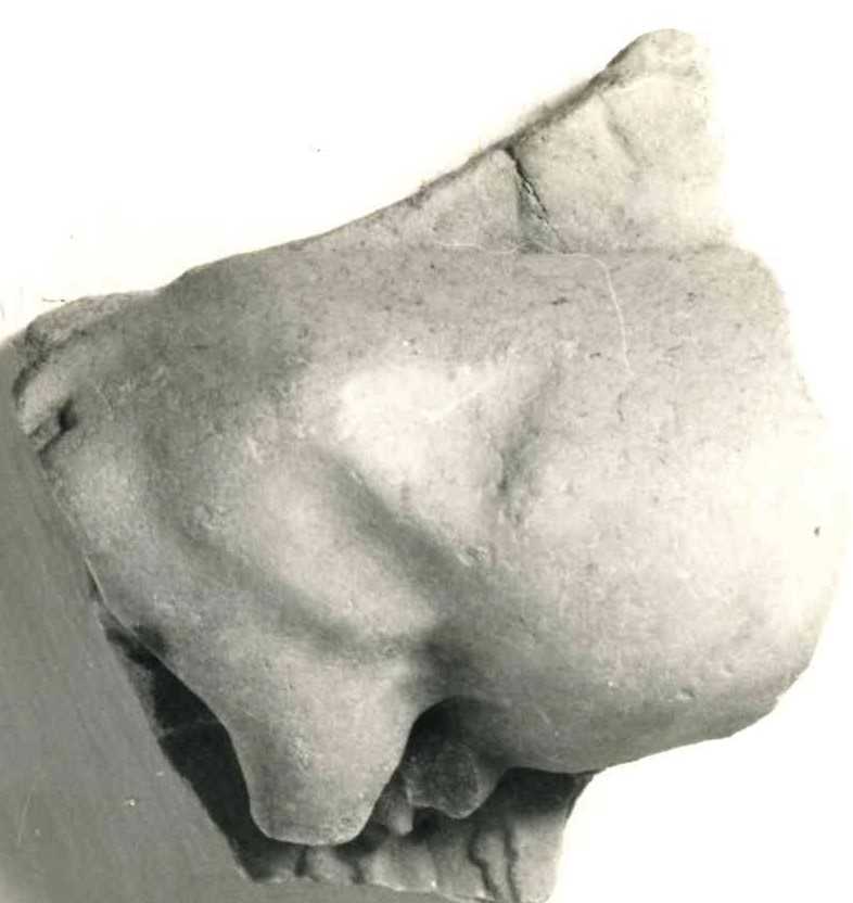 Frammento di rilievo figurato