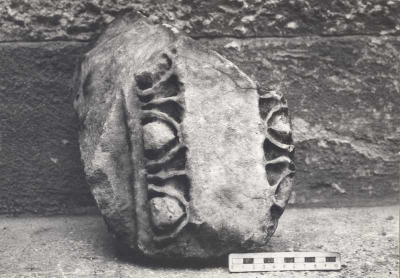Frammento di cassettonato.