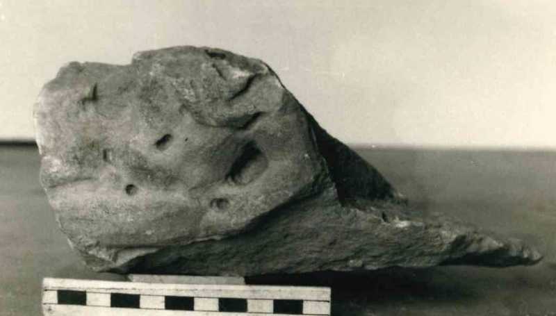 Frammento di rilievo figurato.