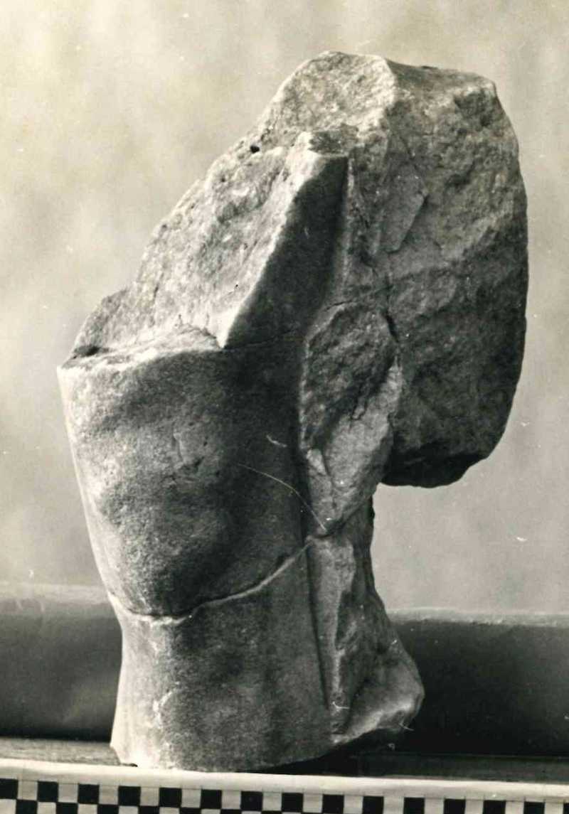 Frammento di scultura