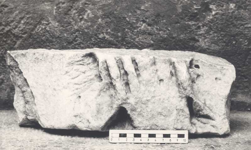 Frammento di rilievo figurato