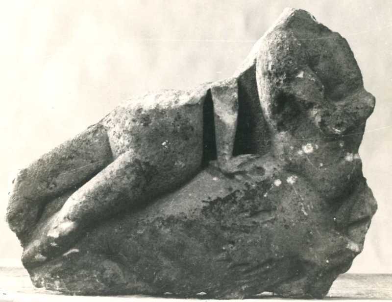 Frammento di rilievo figurato (sarcofago?)