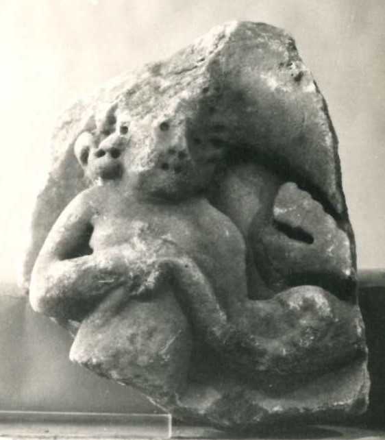 Frammento di rilievo (sarcofago?)