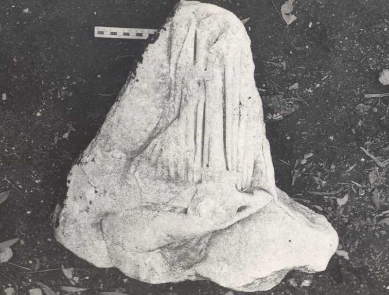 Frammento di rilievo figurato.