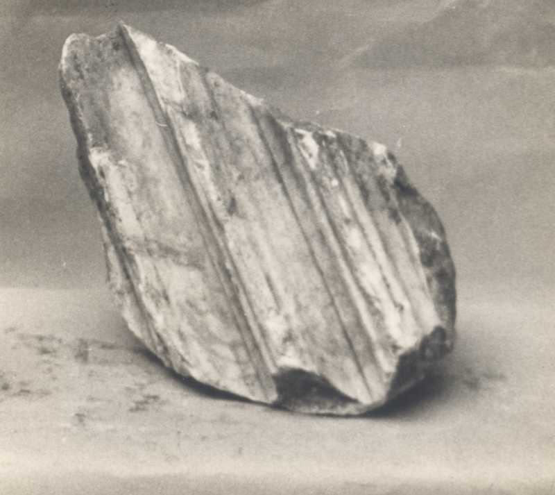 Frammento di colonna.