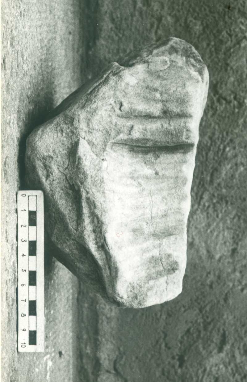 Frammento di scultura panneggiata.