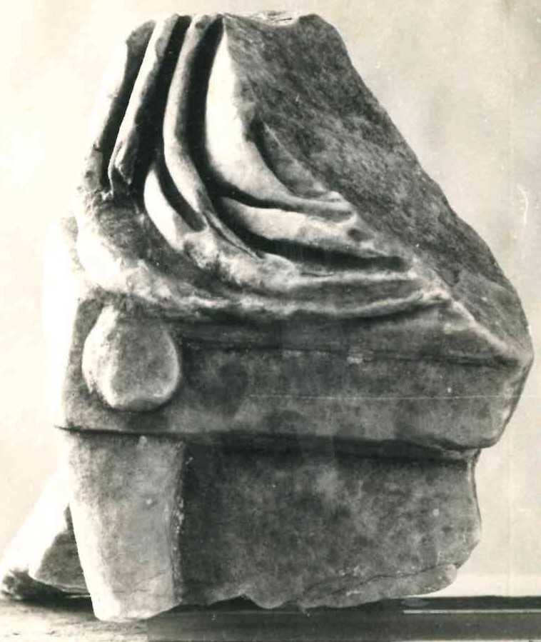Frammento di rilievo figurato