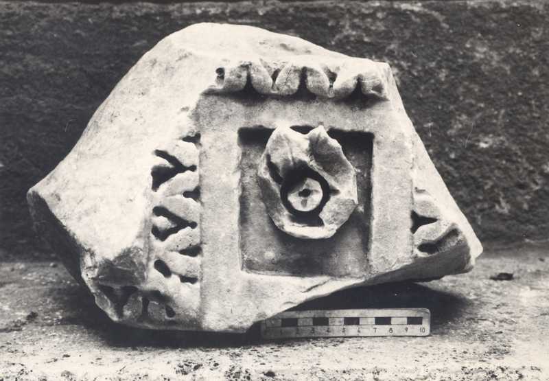 Frammento di cornice