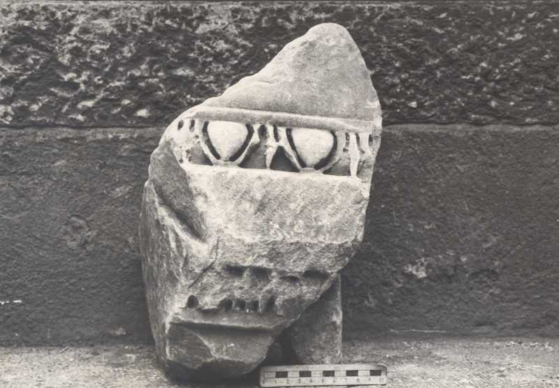 Frammento di cassettonato.
