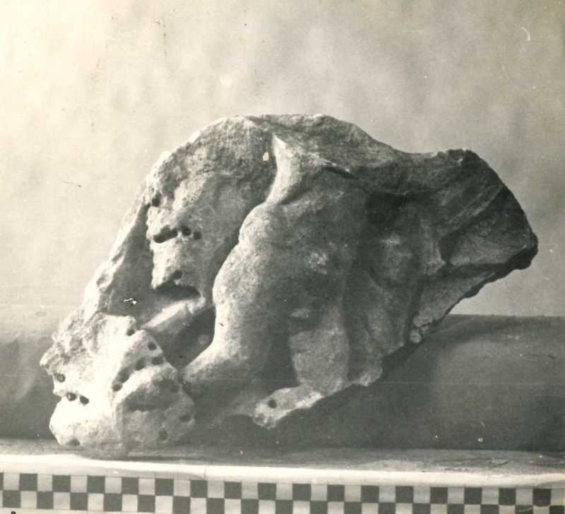 Frammento di rilievo figurato.