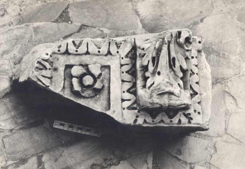 Frammento di cornice