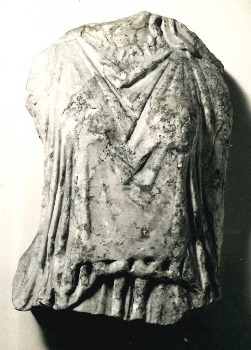 Frammento di rilievo figurato