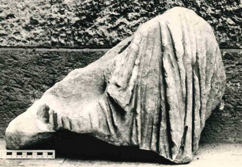 Frammento di rilievo figurato