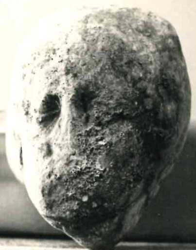 Frammento di rilievo figurato.