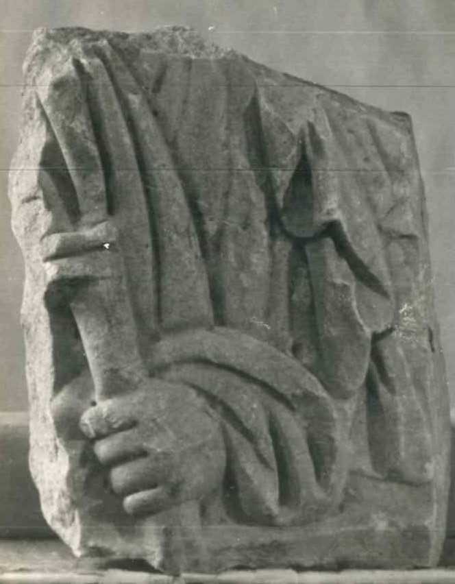 Frammento di rilievo figurato