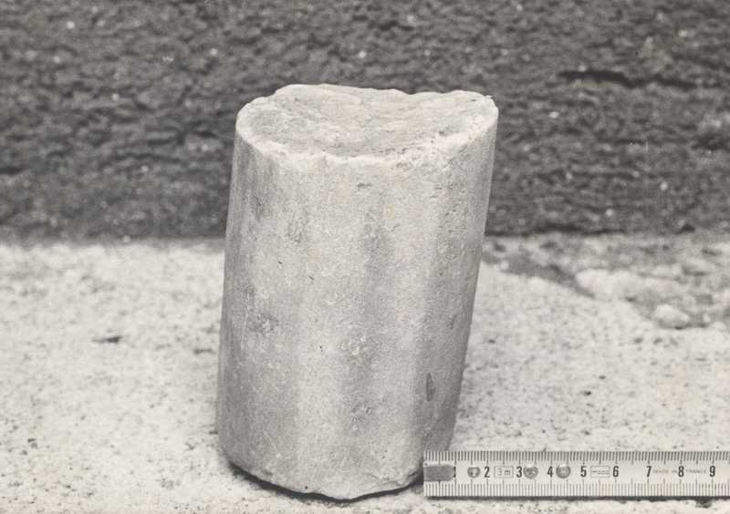 Frammento di colonna.