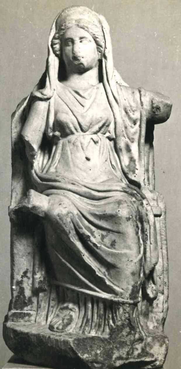 Scultura muliebre frammentata